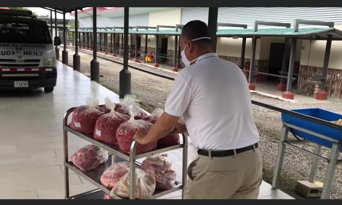 Corporación Ganadera dona 13 mil kilos de carne a organizaciones que atienden personas adultas mayores