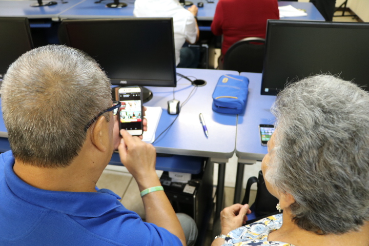 AGECO retoma cursos presenciales y virtuales para personas +45 Curso dispositivos 18