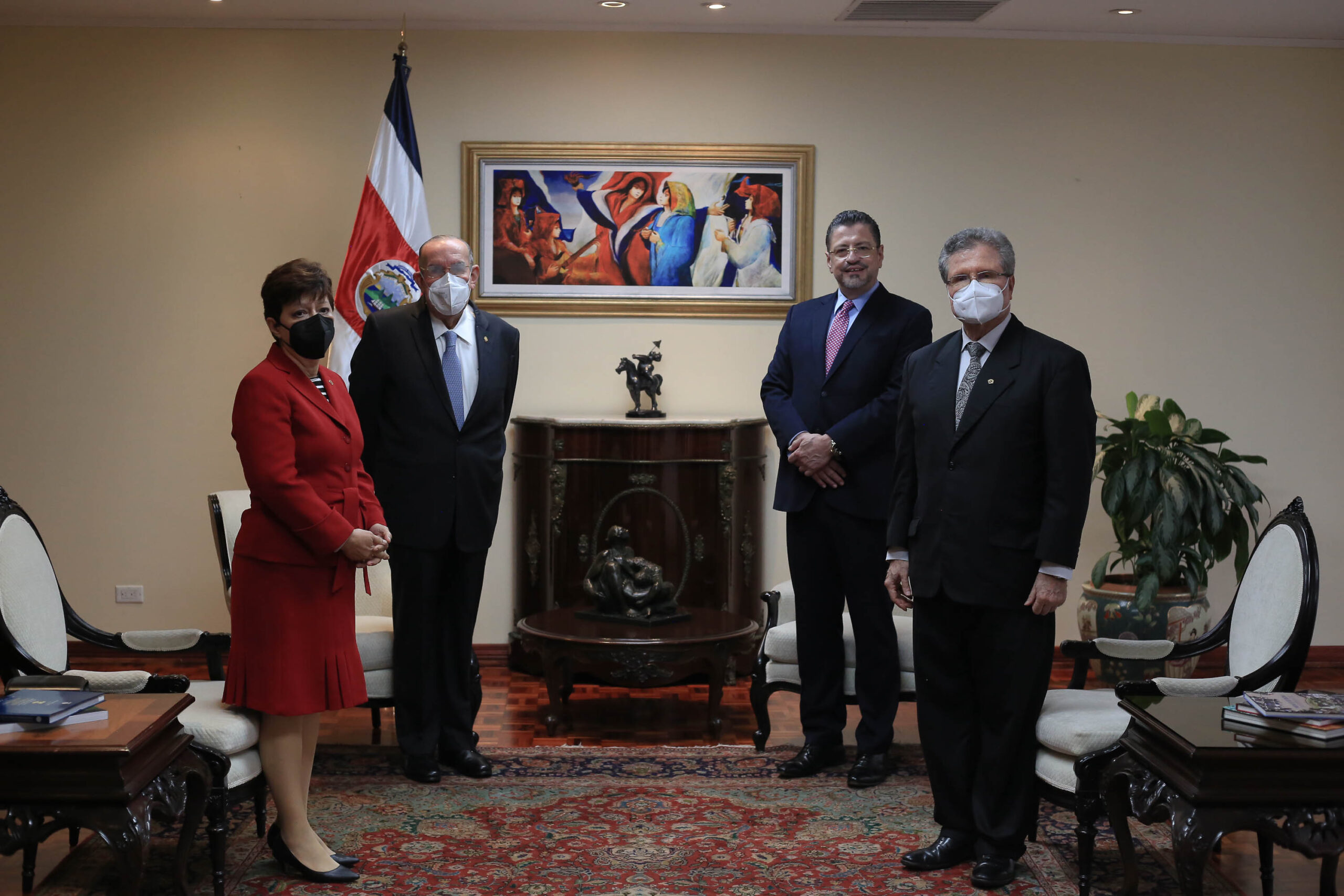 Presidente Rodrigo Chaves se reúne con presidentes de los Supremos Poderes de la República