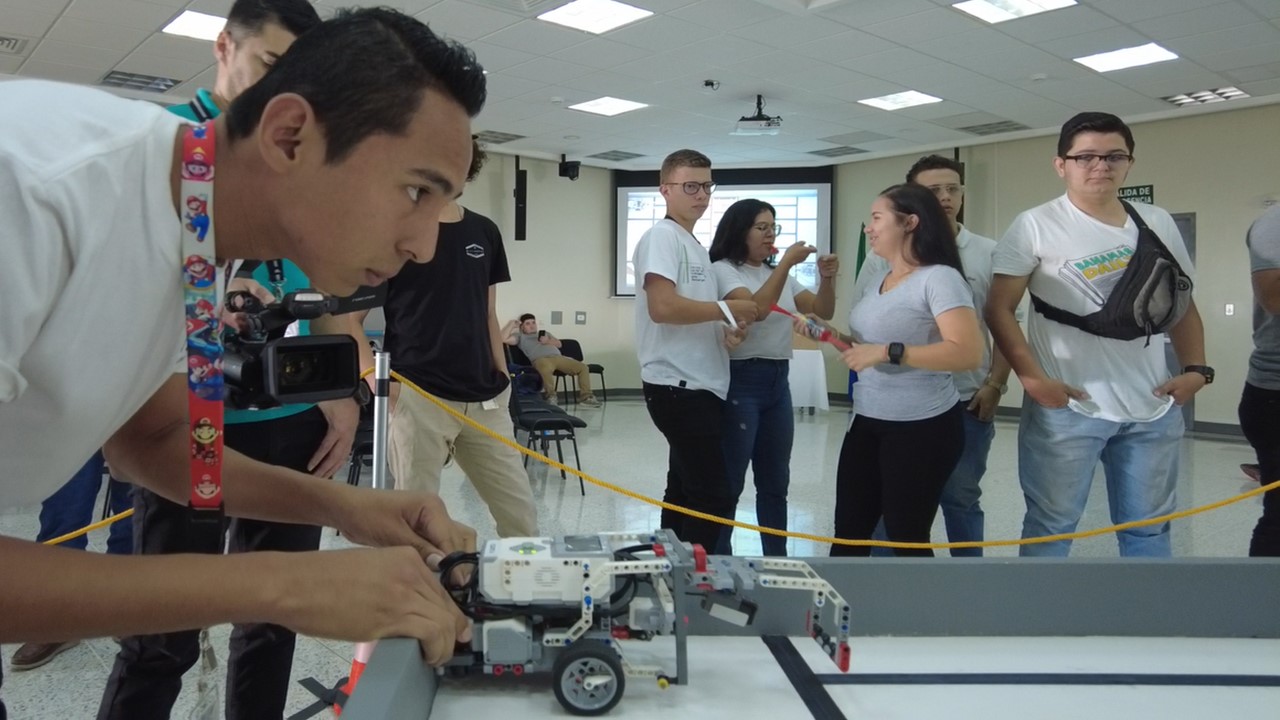 El INA celebró la primera edición del CENATE “Robotic League”
