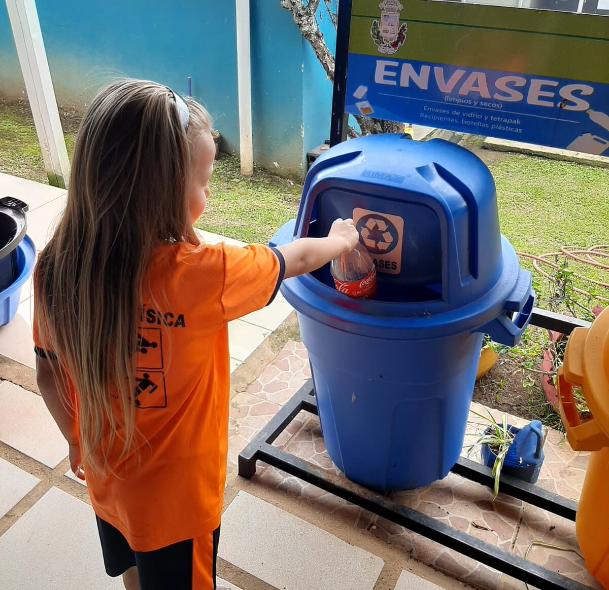 AmbientaDOS premió a centros educativos por reciclar